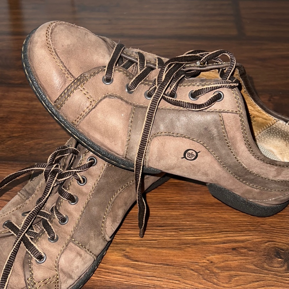 Gently worn only twice. Born handcrafted shoes.